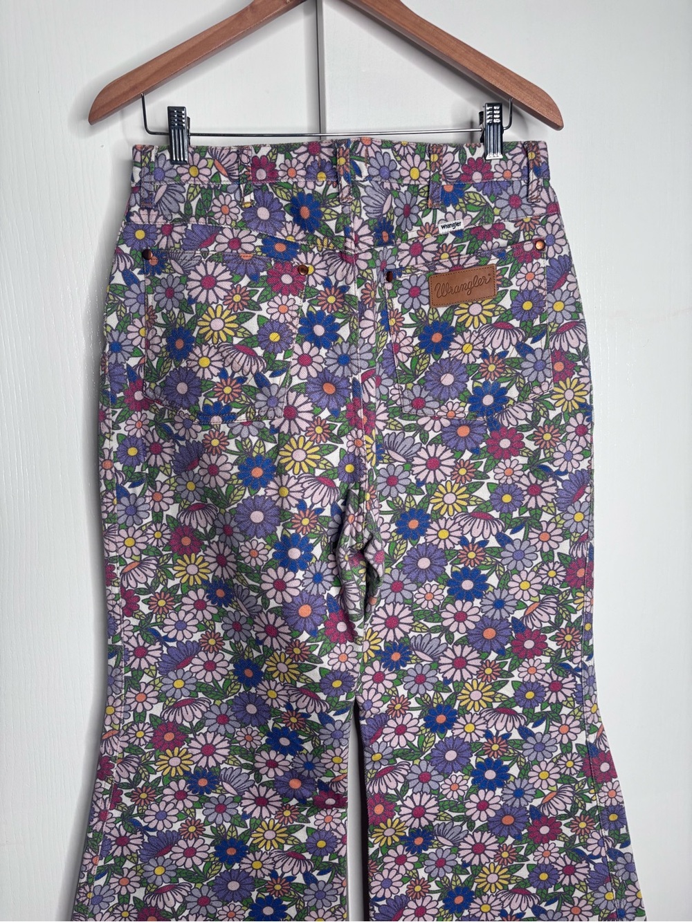 Wrangler "Wanderer" High Rise Floral Flare Jeans Size 31 - Picture 9 of 12